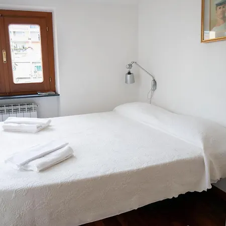 Apartment 038 - Attico Lussuoso Terrazza Centro Citta' 500m Mare, Parcheggio Gratis Vicino *